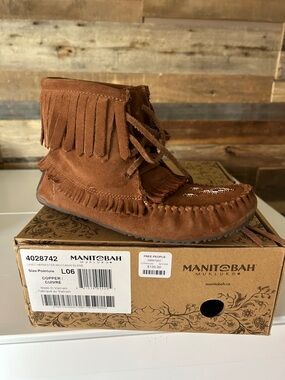 Manitobah Copper Suede Fringe Moccasin - Women's
